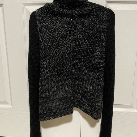 Sarah Pacini knit sweater (O/S) - Picture 3 of 4